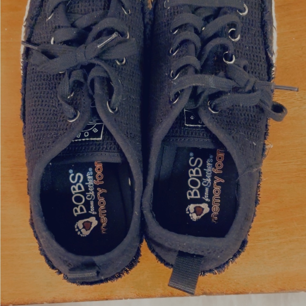 Women Sketchers Bobs size 6